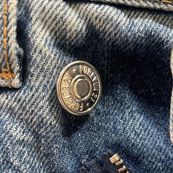 (Forever 21) Cross front denim Shorts - Picture 3 of 4